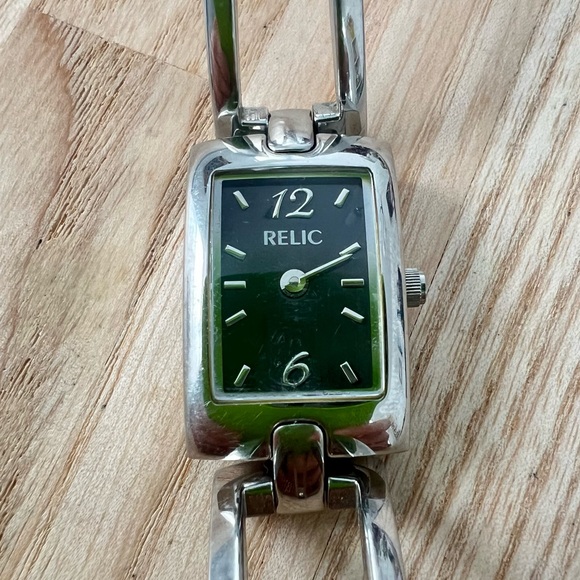 Relic ladies black rectangular silver tone bracelet watch NEW BATTERY - Picture 1 of 12
